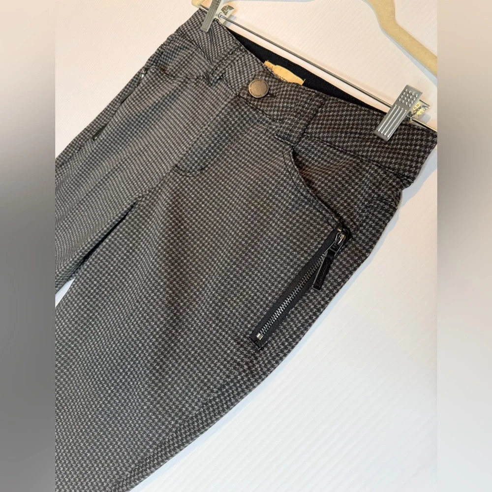 Democracy Black & Gray Houndstooth Micro-Check Slim Pants - Size 6